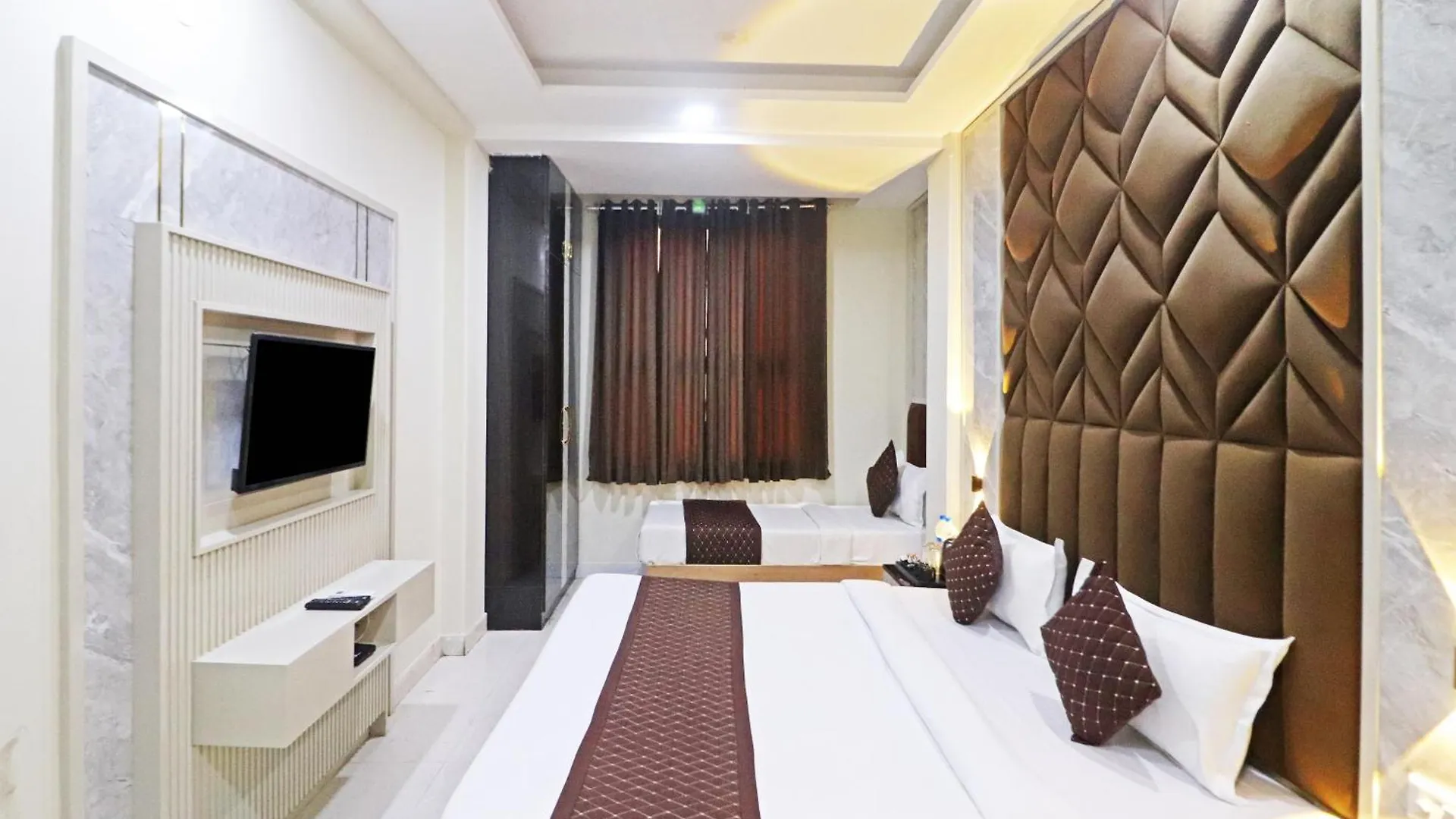 Hotel Qubic Near Igi Delhi Airport 3*, New Delhi India