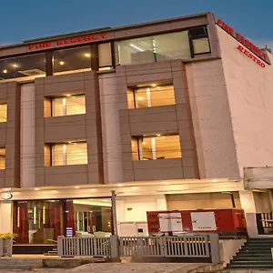 Pine Regency - Aravali's Peak View Udaipur