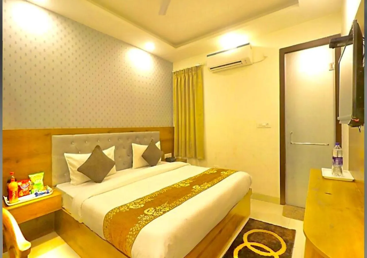 Hotel Qubic Near Igi Delhi Airport India