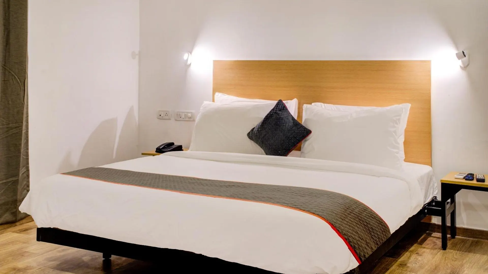 Hotel Qubic Near Igi Delhi Airport India
