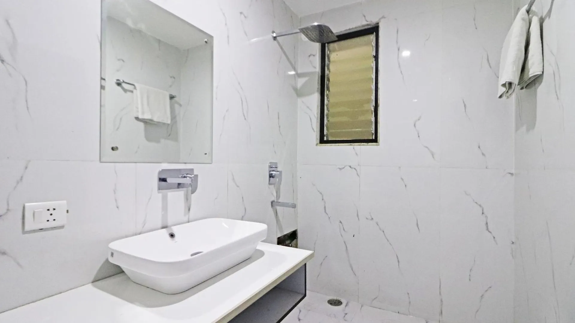 Hotel Qubic Near Igi Delhi Airport